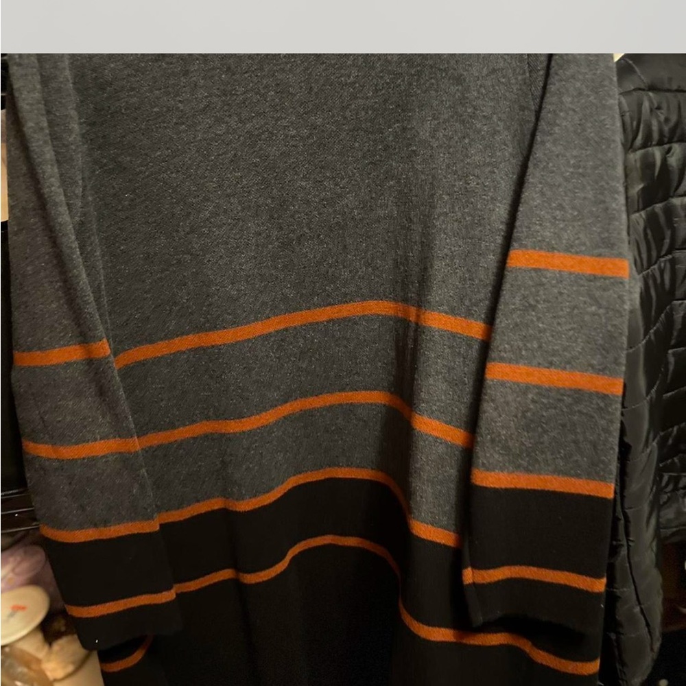 Ladies boutique brand cardigan.  Long length. 2X.  Like new - Picture 5 of 5